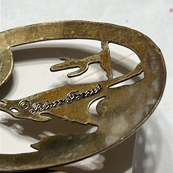 Vintage Silver Forest Brass Coyote Howling at the Moon Earrings. - Picture 4 of 4